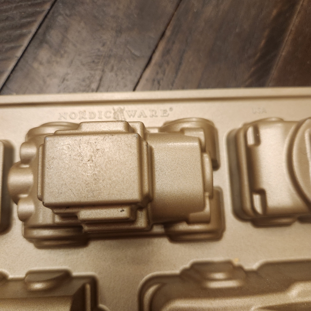 Nordic Ware Gold Sweet Rides Classic Cars Cakelet Pan - Picture 2 of 4